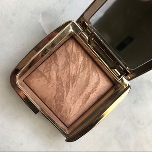 Hourglass Ambient Lighting Bronzer